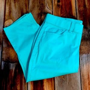 Riders by Lee Mid-Rise Capris